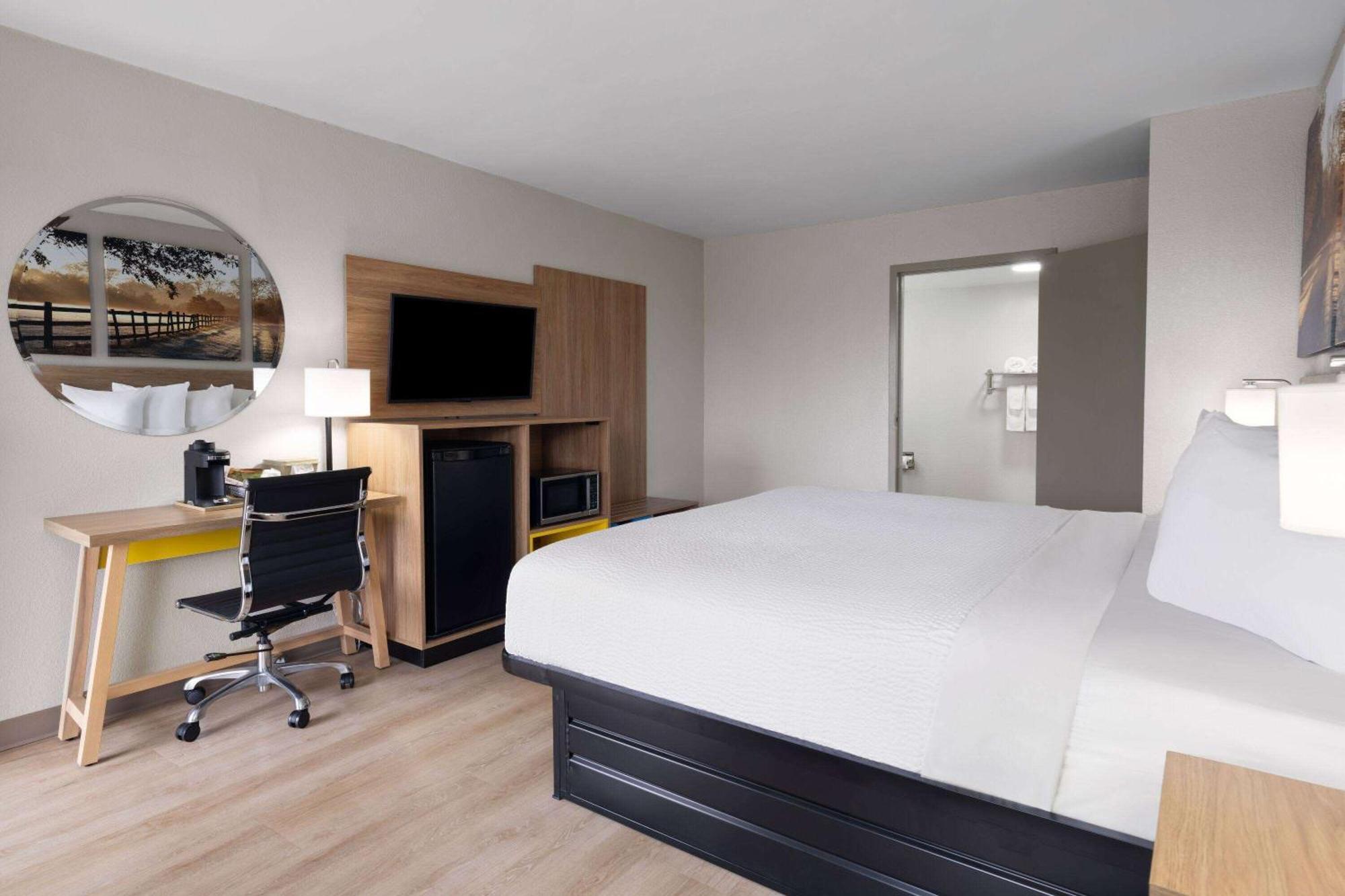 Days-Inn By Wyndham Montgomery I-85 Εξωτερικό φωτογραφία