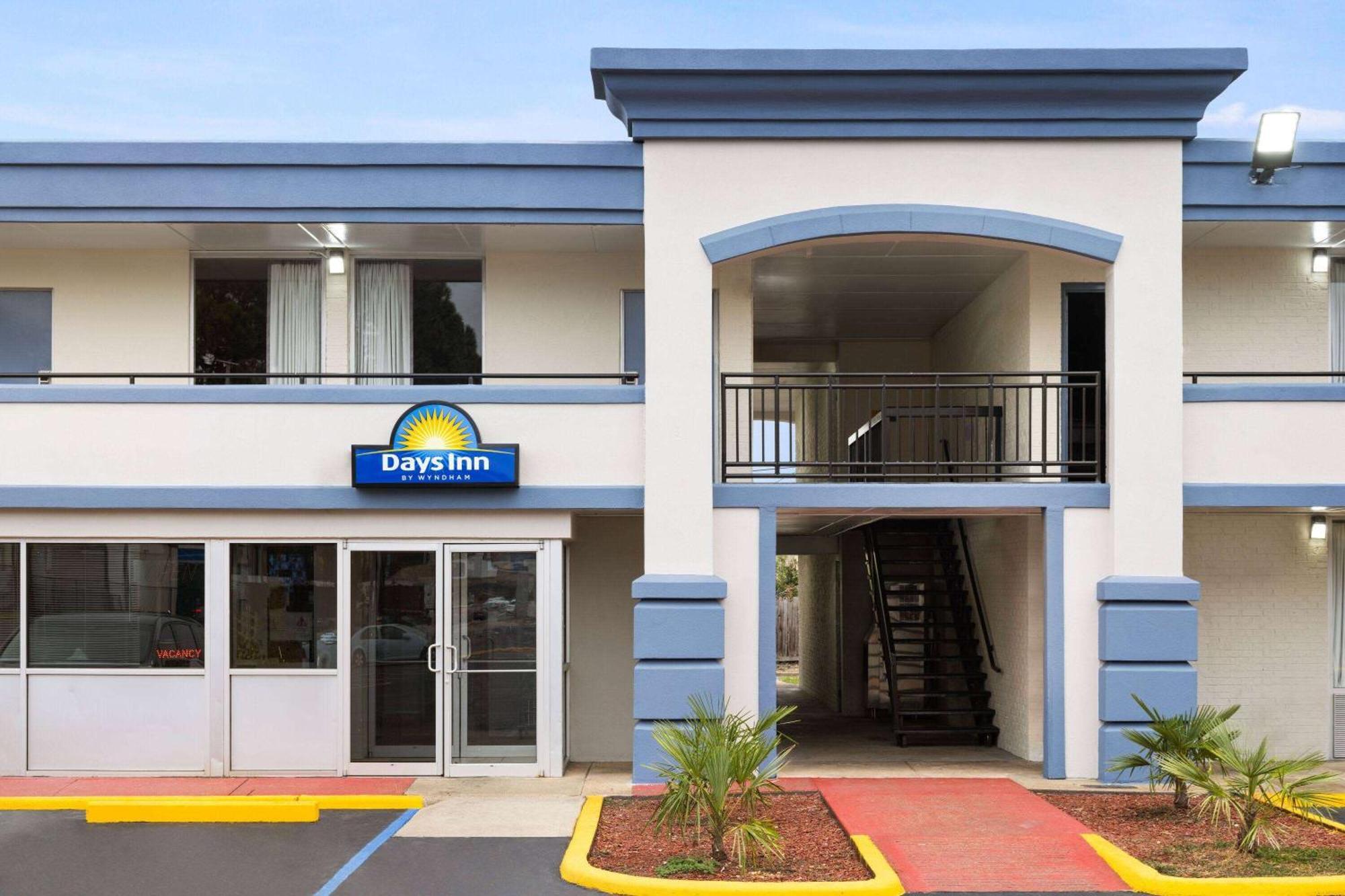 Days-Inn By Wyndham Montgomery I-85 Εξωτερικό φωτογραφία